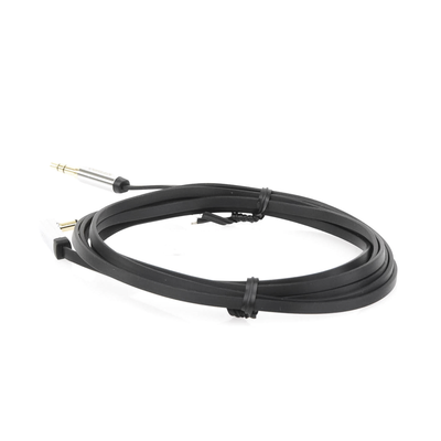 Cable Auxiliar Plano 2 Metros / Conector 3.5mm a 3.5mm / Macho-Macho / Recto a Angulo / Ángulo de 90° en una de sus Puntas / Color Negro - Kompletum