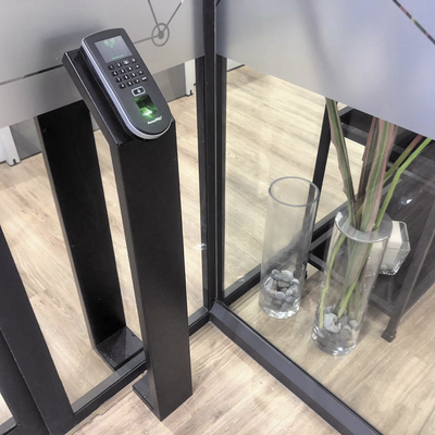 Base para instalación de sus lectoras para uso interior - Kompletum