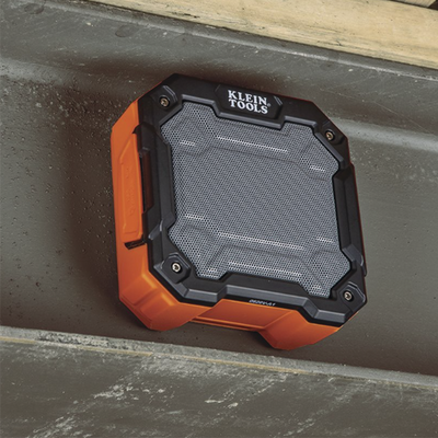 Bocina Portátil BLUETOOTH® con Imán y Gancho para Colgarse. Permite Altavoz Manos Libres con Micrófono Incorporado. - Kompletum