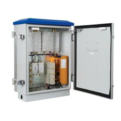 Repetidor de Señal Celular de Alta Potencia. Especial para Crear una Zona Celular en Áreas Rurales o Comunidades Alejadas. 95 dB de Ganancia, 20 Watts de Potencia, 1900 MHz Banda de Frecuencia. Hasta 5 Km Lineales de Cobertura. EPCOM