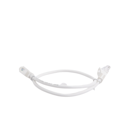 Cable de parcheo UTP Cat5e - 0.5 m - blanco - Kompletum