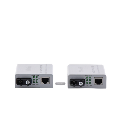 Convertidor de medios / Hasta 25 Km / 1 puerto SC/UPC 1000Mbps / 1 puerto RJ45 1000Mbps / WL: Tx 1310nm - Rx 1550nm / incluye 2 piezas A y B - Kompletum