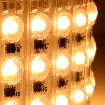 Módulo LED Resistente a Intemperie / 4500 Lúmenes / 110V / Luz Cálida 2 700 K / Hasta 20 Módulos en Serie / No Requiere Transformador. - Kompletum